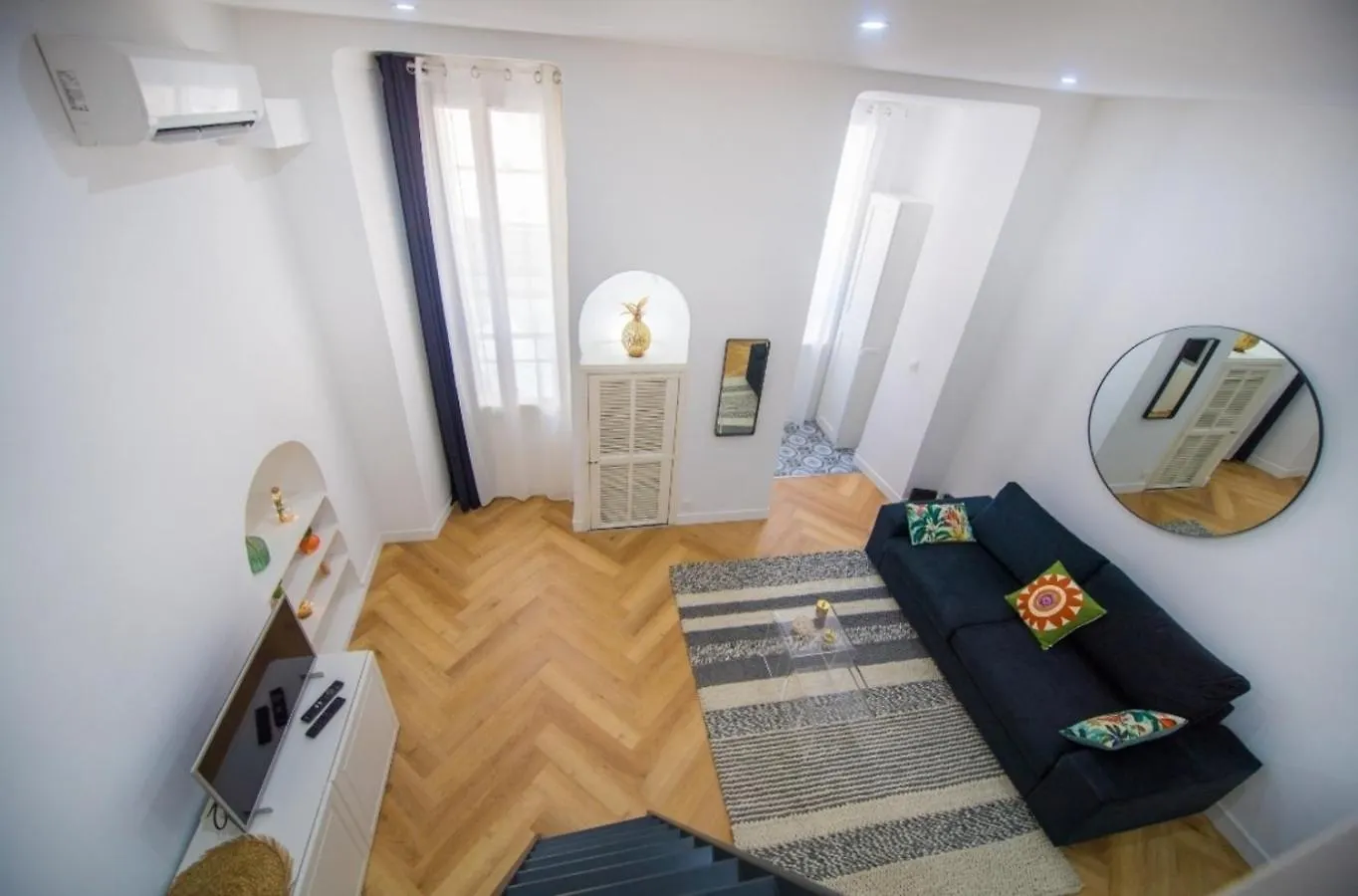 Studio Elegant 4 Couchages Front De Mer Clim Parking Privatif Wifi Nice 0*,  France