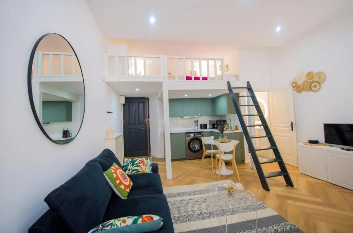 Apartment Studio Elegant 4 Couchages Front De Mer Clim Parking Privatif Wifi Nice