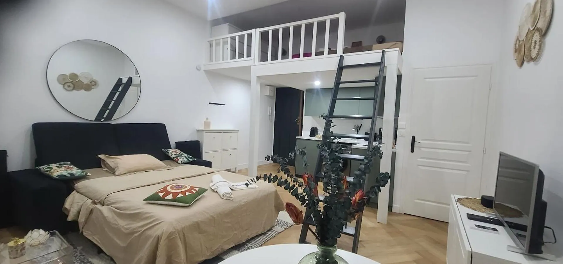 Studio Elegant 4 Couchages Front De Mer Clim Parking Privatif Wifi Nice